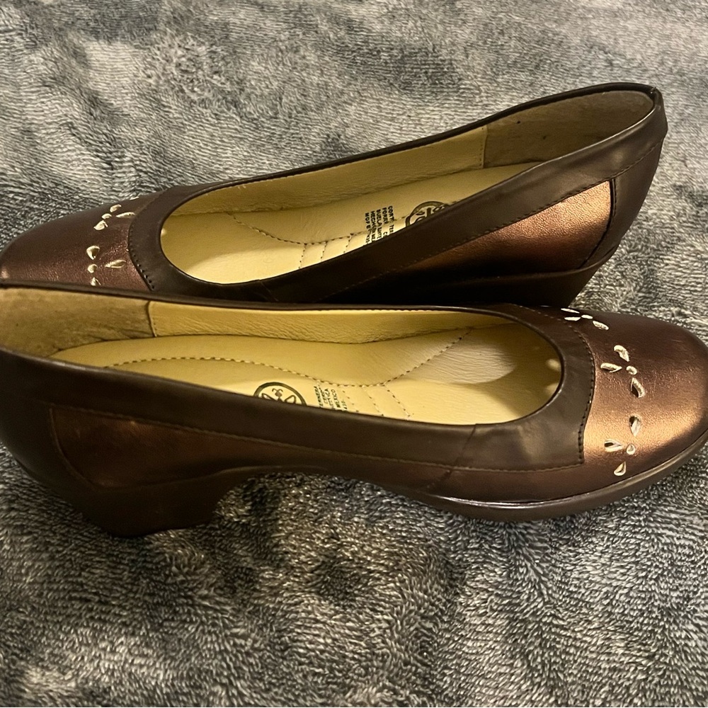 Chic Brown & copper Heels